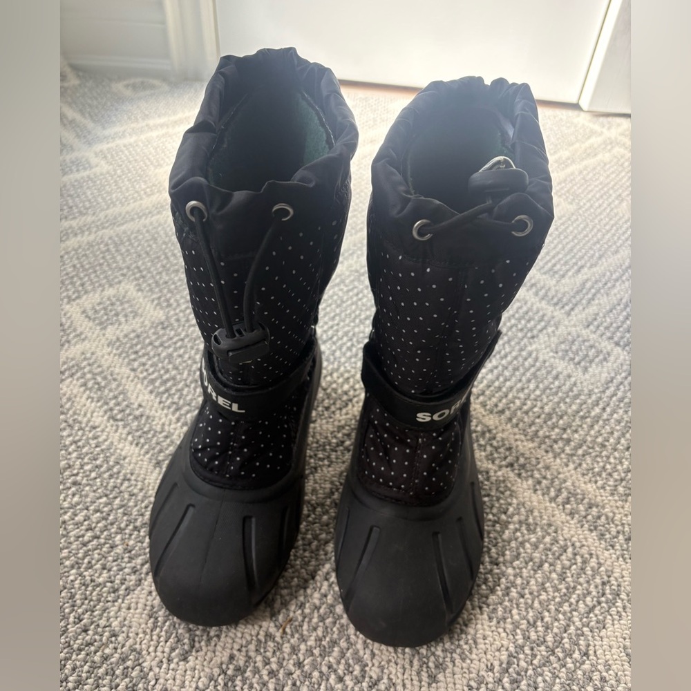 Sorel Black with white polka dot Boots, kids size 3